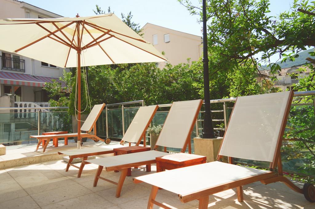 Hotel Amsterdam Budva Exteriör bild