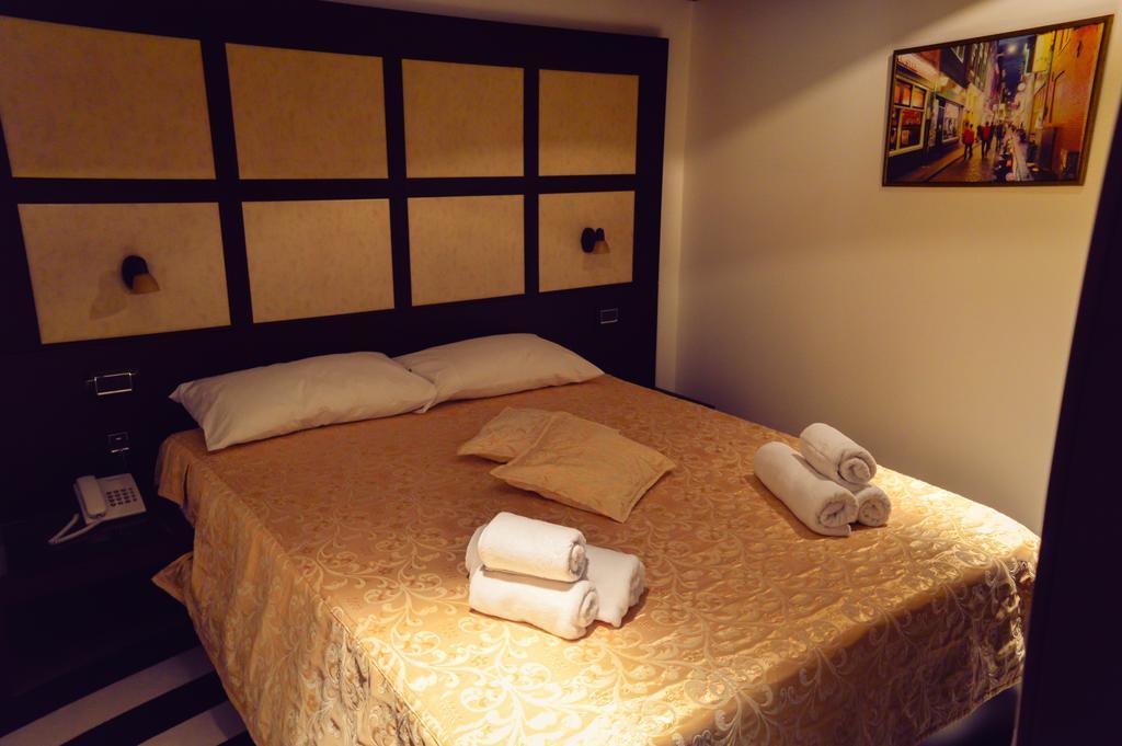 Hotel Amsterdam Budva Exteriör bild