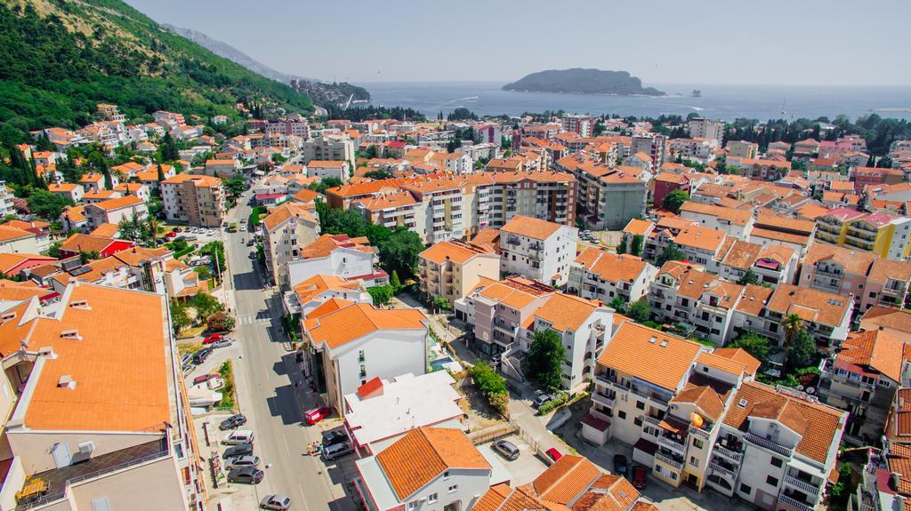 Hotel Amsterdam Budva Exteriör bild