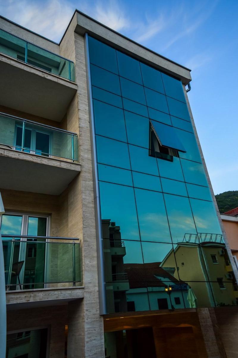 Hotel Amsterdam Budva Exteriör bild
